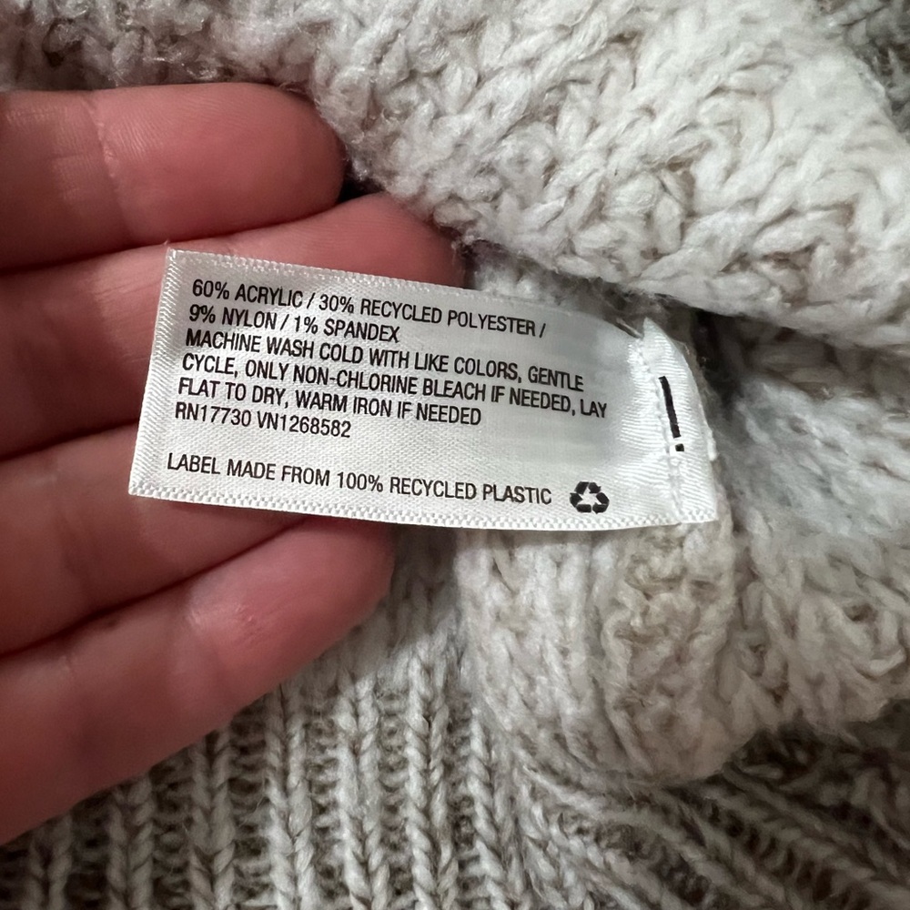 Universal Thread Gray Sweater - Picture 3 of 4